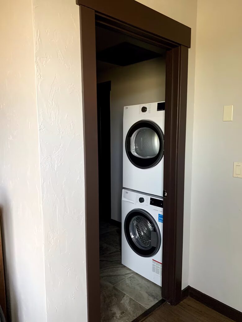 Tranquil Montana Retreat with Sweeping Views - Columbia Falls, Montana