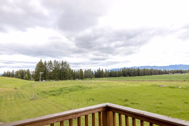 Northern Lights Hideaway - Columbia Falls, Montana