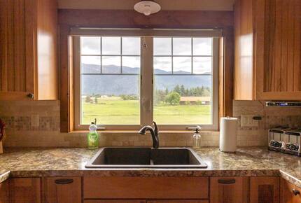 Northern Lights Hideaway - Columbia Falls, Montana