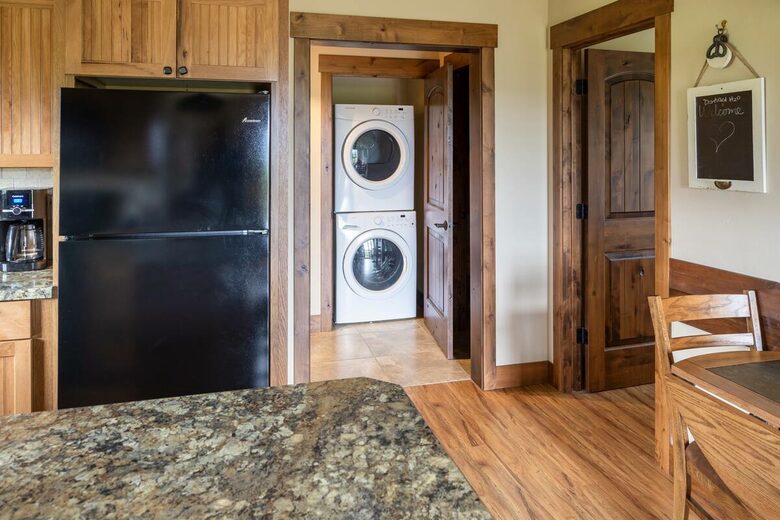 Northern Lights Hideaway - Columbia Falls, Montana