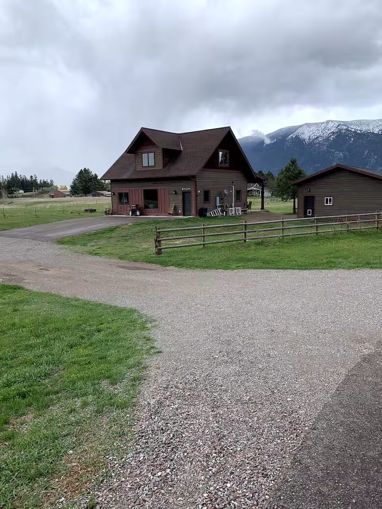 Northern Lights Hideaway - Columbia Falls, Montana