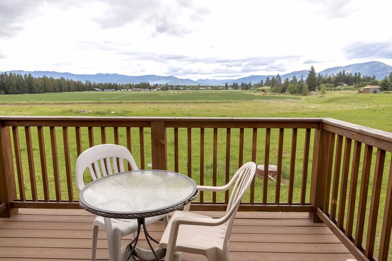 Northern Lights Hideaway - Columbia Falls, Montana