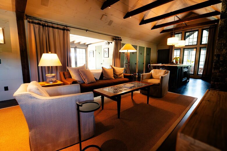 Luxury Farm Cabin Retreat with Pool & Countryside Views - Kingston Springs, Tennessee