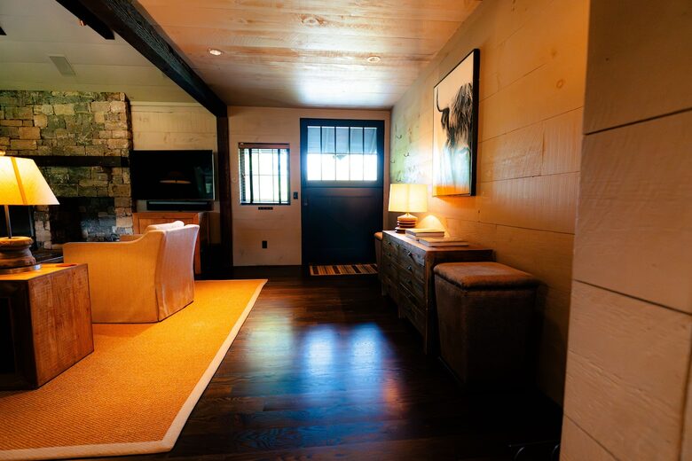 Luxury Farm Cabin Retreat with Pool & Countryside Views - Kingston Springs, Tennessee