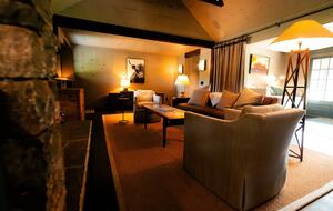 Luxury Farm Cabin Retreat with Pool & Countryside Views - Kingston Springs, Tennessee