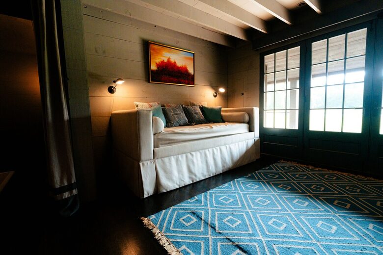 Luxury Farm Cabin Retreat with Pool & Countryside Views - Kingston Springs, Tennessee