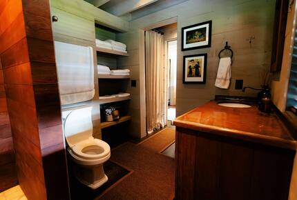 Luxury Farm Cabin Retreat with Pool & Countryside Views - Kingston Springs, Tennessee