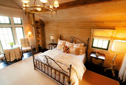 Luxury Farm Cabin Retreat with Pool & Countryside Views - Kingston Springs, Tennessee