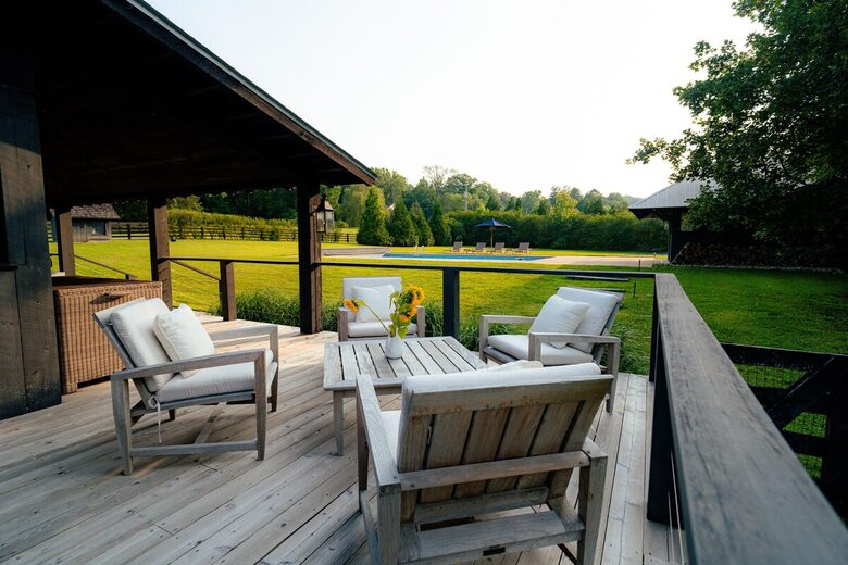 Luxury Farm Cabin Retreat with Pool & Countryside Views - Kingston Springs, Tennessee