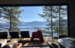 Glass-Walled Retreat on Lake Pend Oreille - Sagle, Idaho