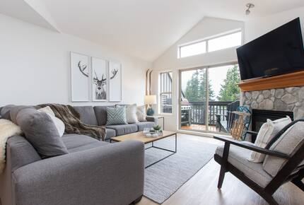 Ski-In/Ski-Out Alpine Retreat in Whistler - Whistler, Canada