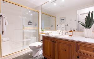 Ski-In/Ski-Out Alpine Retreat in Whistler - Whistler, Canada