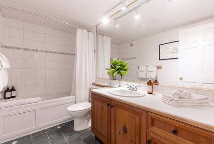 Ski-In/Ski-Out Alpine Retreat in Whistler - Whistler, Canada