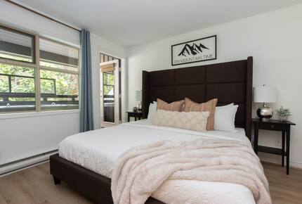 Ski-In/Ski-Out Alpine Retreat in Whistler - Whistler, Canada