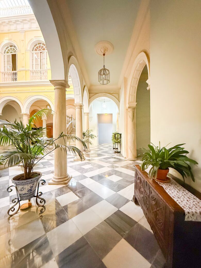 Elegant Apartment in a Historic Seville Palace Near Cathedral - Seville, Spain