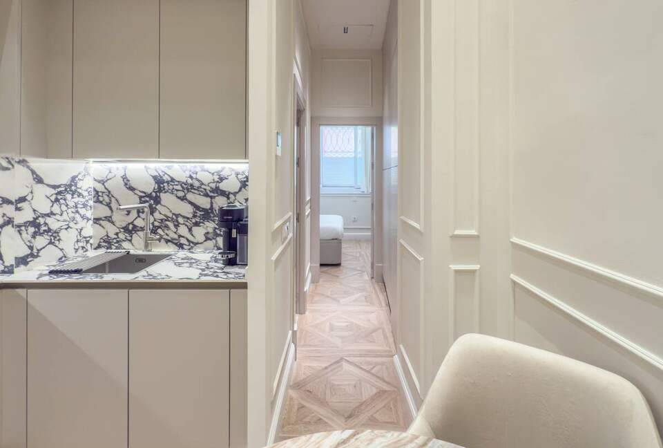 Elegant Apartment in a Historic Seville Palace Near Cathedral - Seville, Spain