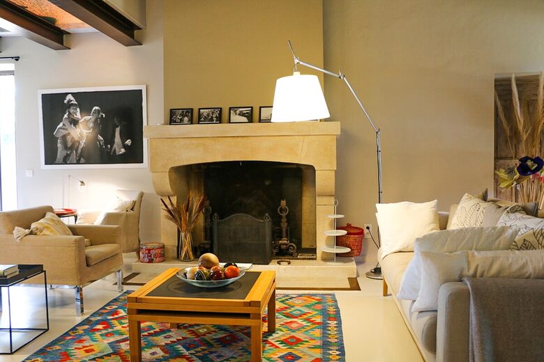 Timeless Farmhouse with Pool and Garden in Provence - Plan-d'Orgon, France