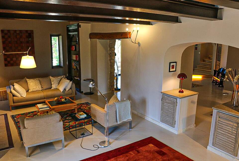 Timeless Farmhouse with Pool and Garden in Provence - Plan-d'Orgon, France