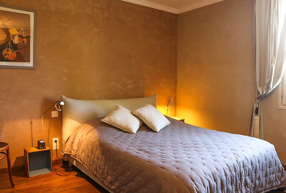 Timeless Farmhouse with Pool and Garden in Provence - Plan-d'Orgon, France