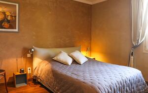 Timeless Farmhouse with Pool and Garden in Provence - Plan-d'Orgon, France