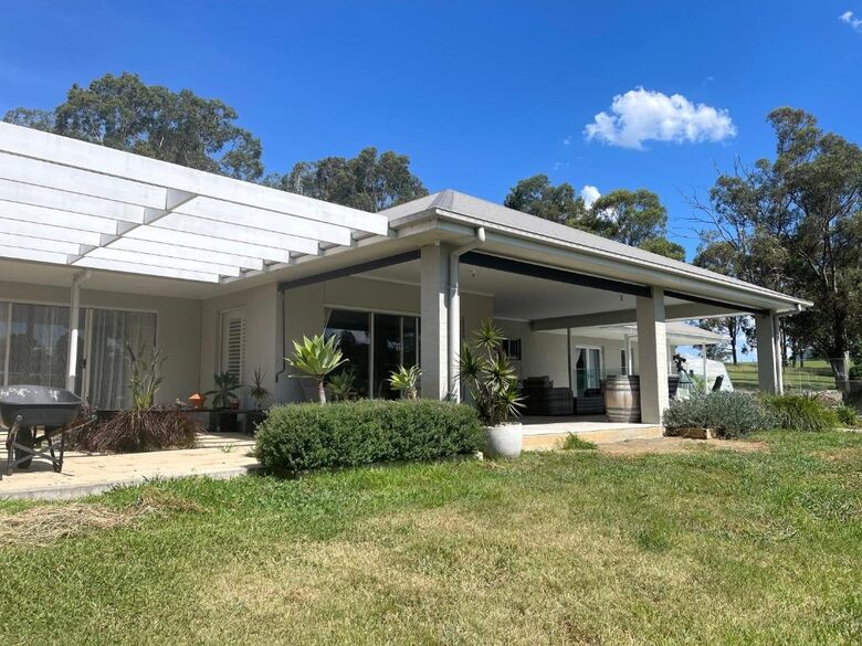 Mistletoe Lakehouse in the Heart of the Hunter Valley - Pokolbin, Australia