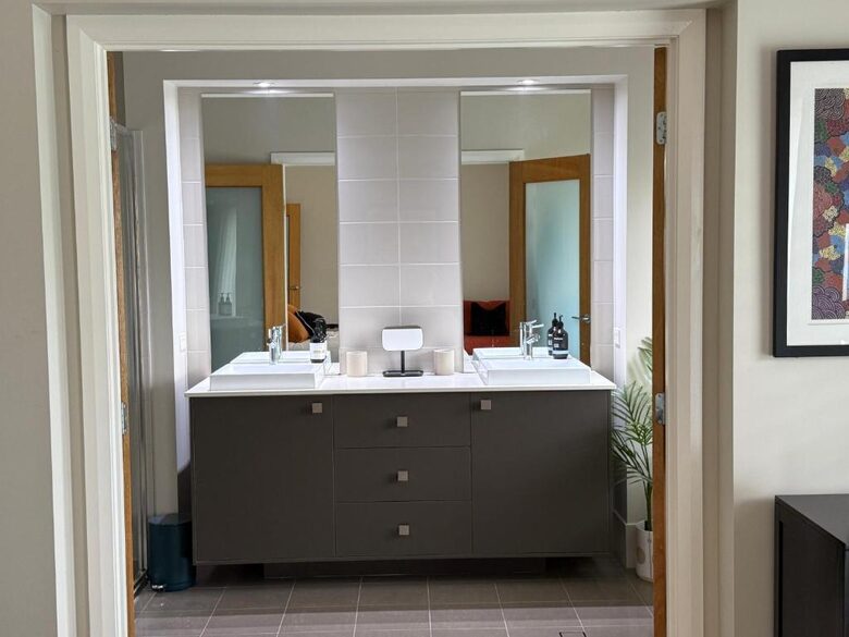 Mistletoe Lakehouse in the Heart of the Hunter Valley - Pokolbin, Australia