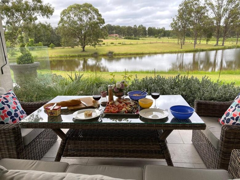 Mistletoe Lakehouse in the Heart of the Hunter Valley - Pokolbin, Australia