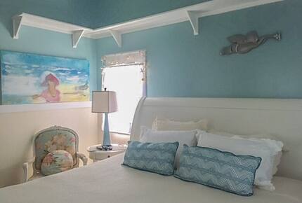Colorful Artist’s Escape by the Sea - Seagrove Beach, Florida