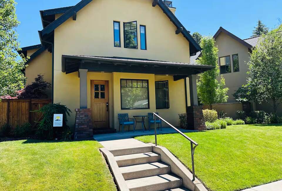 Stylish Home with Hot Tub & Walkable Location - Bend, Oregon