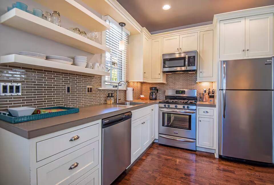 Designer Escape Steps from Drake Park - Bend, Oregon