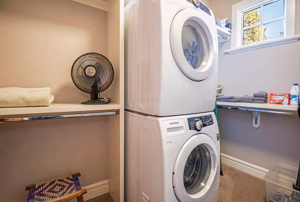 Designer Escape Steps from Drake Park - Bend, Oregon