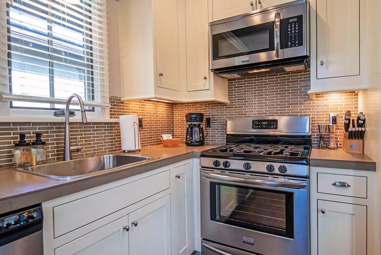 Designer Escape Steps from Drake Park - Bend, Oregon