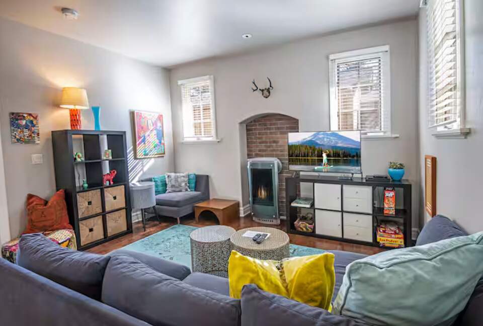 Designer Escape Steps from Drake Park - Bend, Oregon