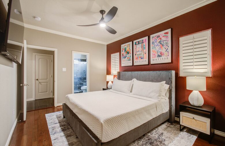 Cozy Heights Retreat - Houston, Texas