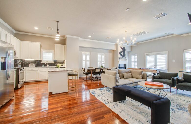 Cozy Heights Retreat - Houston, Texas