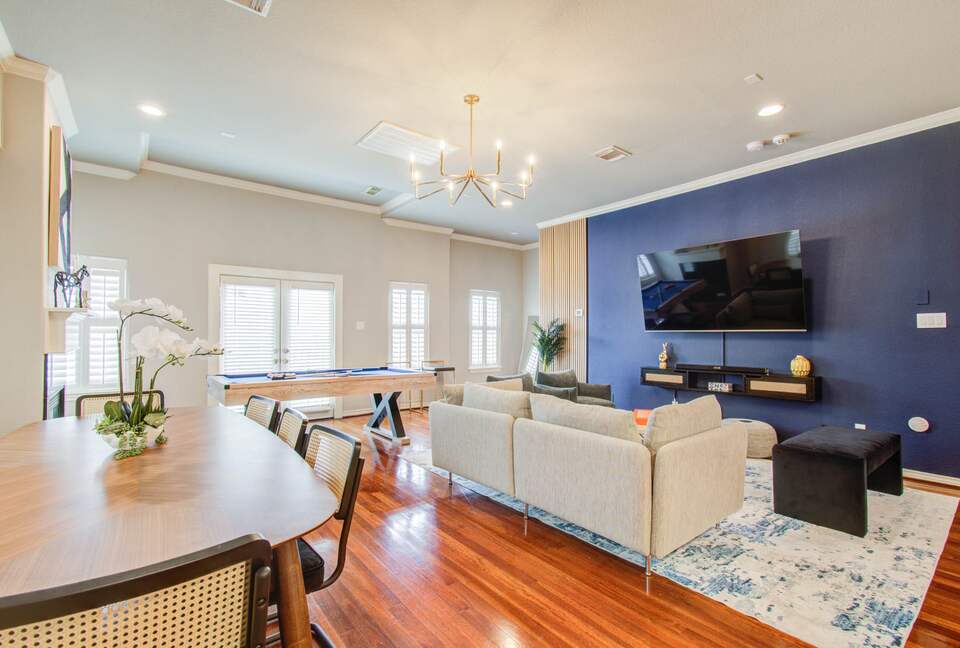 Cozy Heights Retreat - Houston, Texas