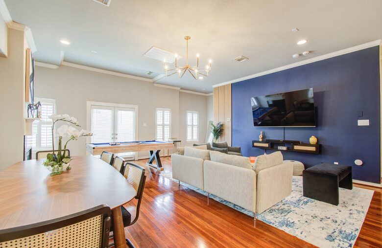 Cozy Heights Retreat - Houston, Texas