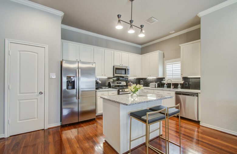 Cozy Heights Retreat - Houston, Texas