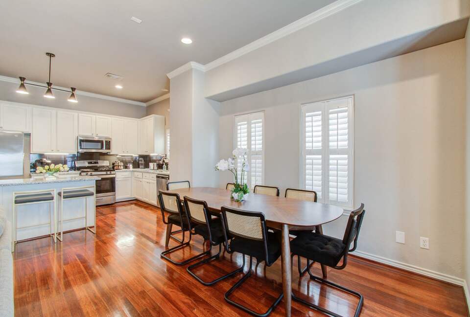 Cozy Heights Retreat - Houston, Texas