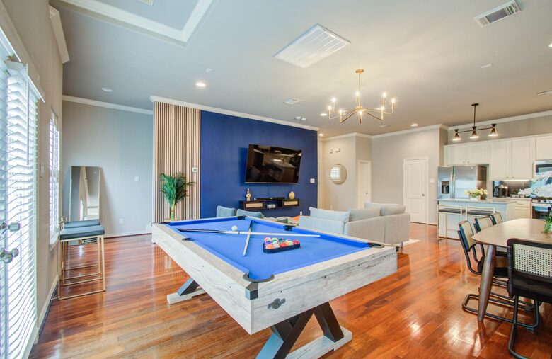 Cozy Heights Retreat - Houston, Texas