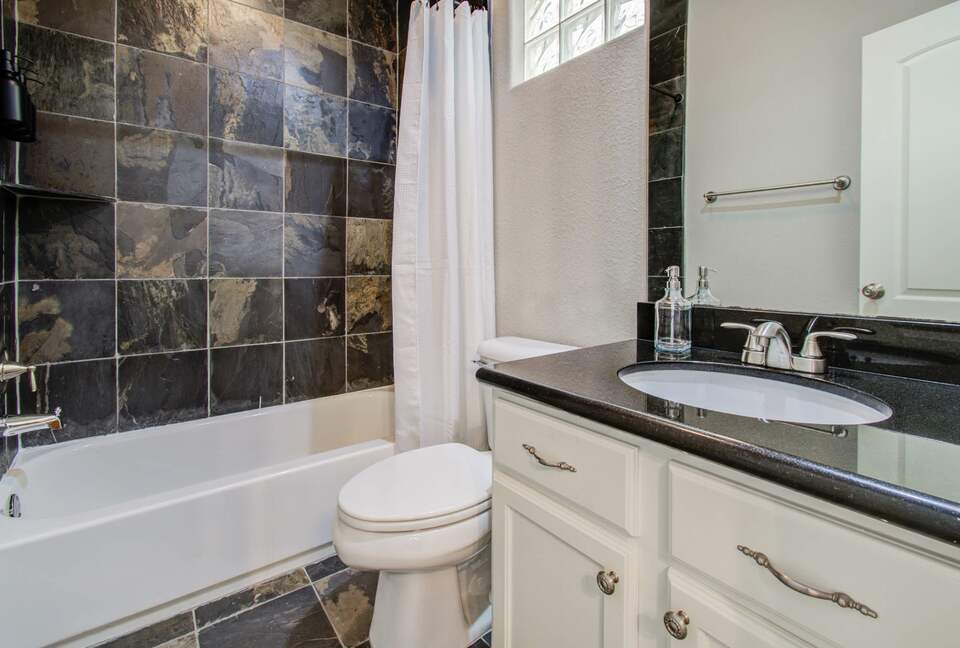 Cozy Heights Retreat - Houston, Texas