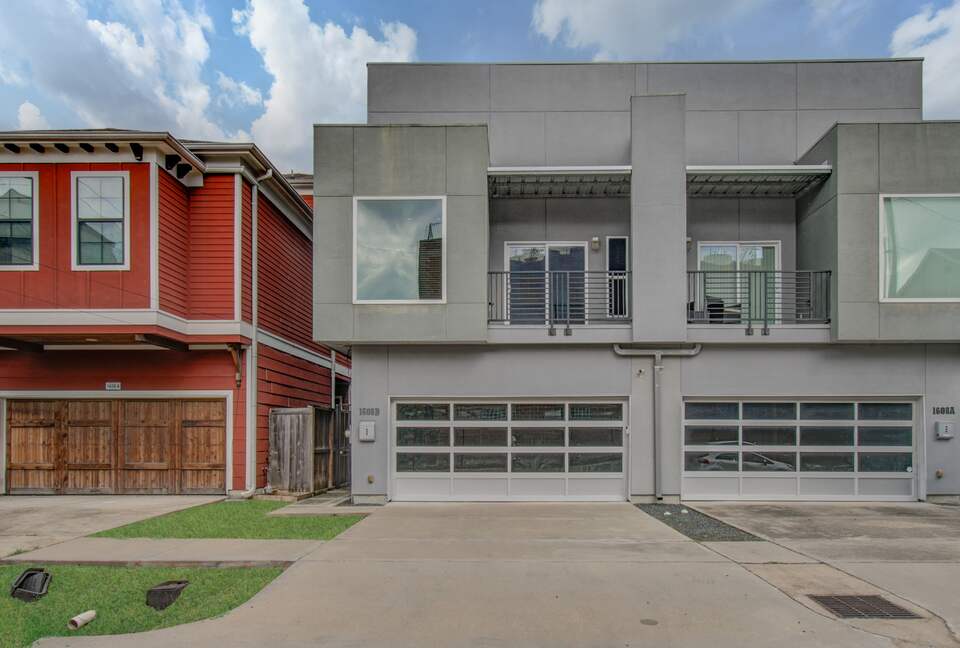 Walkable Houston Retreat with Modern Comforts - Houston, Texas