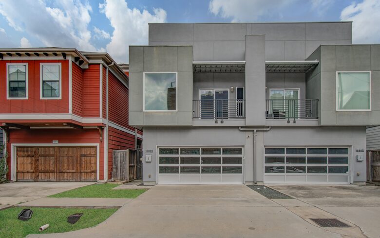 Walkable Houston Retreat with Modern Comforts - Houston, Texas