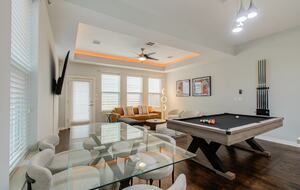 Walkable Houston Retreat with Modern Comforts - Houston, Texas