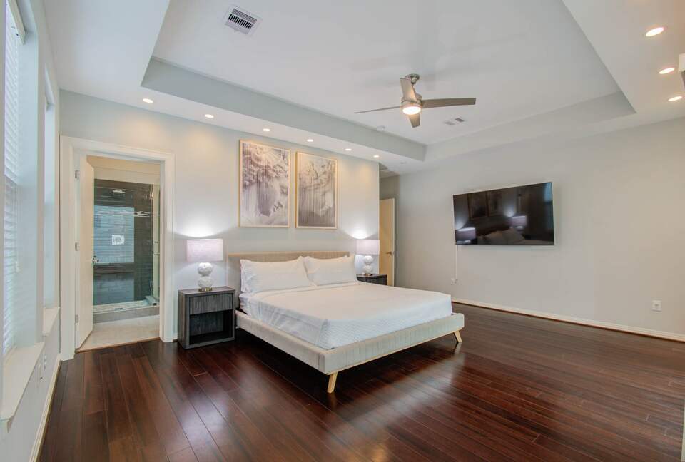 Walkable Houston Retreat with Modern Comforts - Houston, Texas