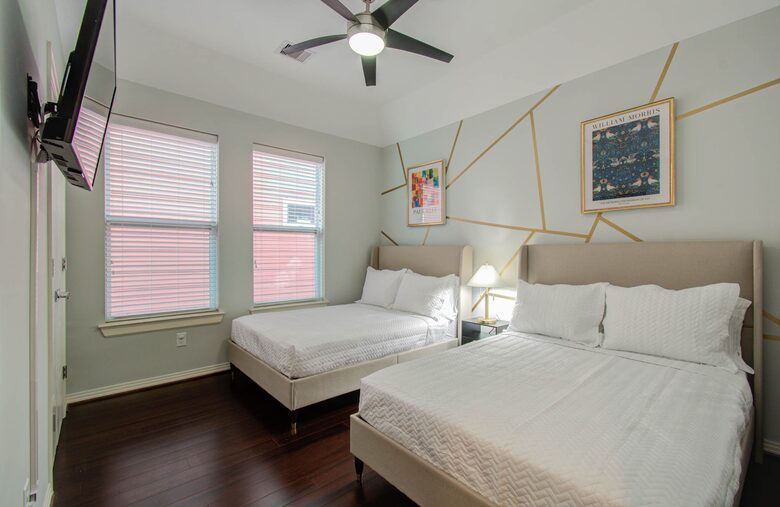 Walkable Houston Retreat with Modern Comforts - Houston, Texas