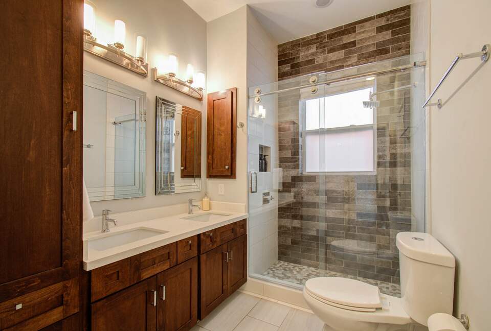 Walkable Houston Retreat with Modern Comforts - Houston, Texas