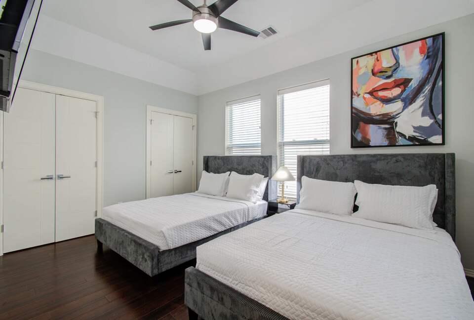 Walkable Houston Retreat with Modern Comforts - Houston, Texas