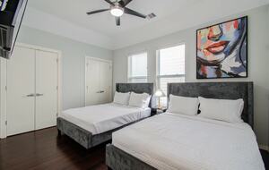 Walkable Houston Retreat with Modern Comforts - Houston, Texas