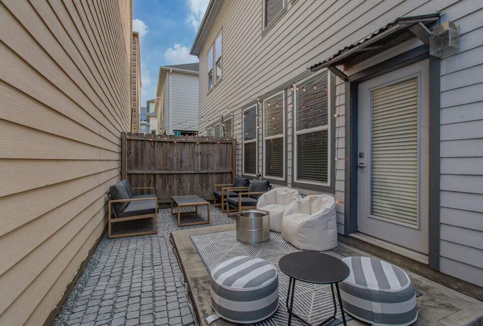 Walkable Houston Retreat with Modern Comforts - Houston, Texas